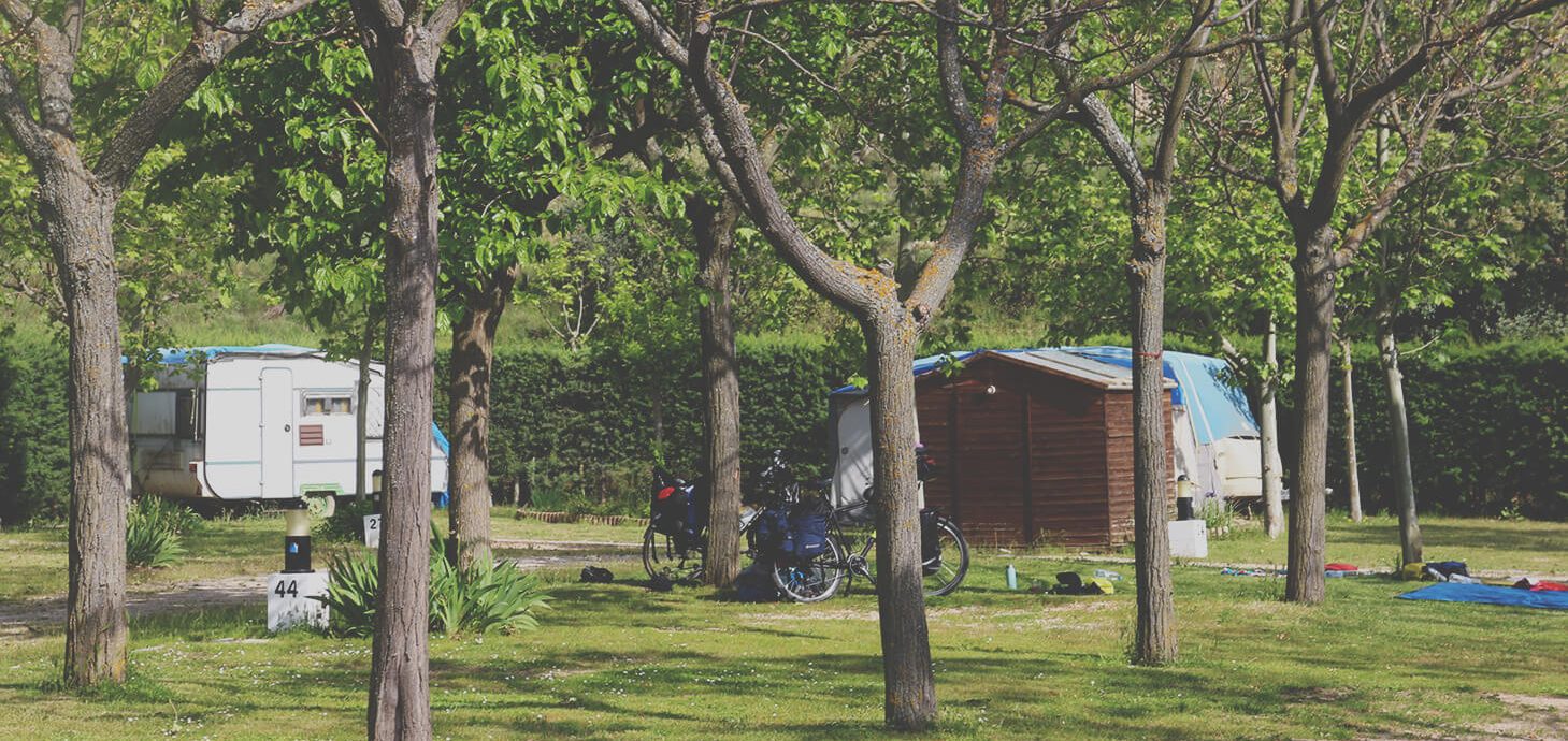 Área de autocaravanas Camping La Font en Fuentespalda, Teruel